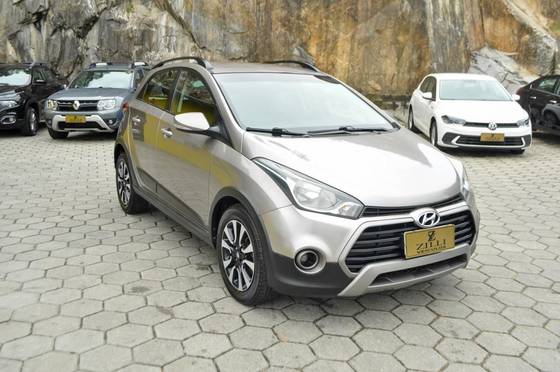 HYUNDAI HB20X 1.6 16V STYLE FLEX 4P AUTOMÁTICO